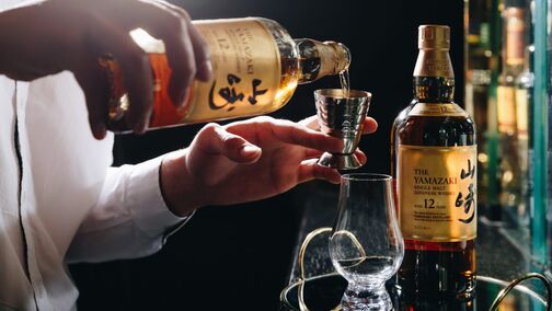 Japanese-Whisky-being-poured-at-Sokyo-1024x683.jpg